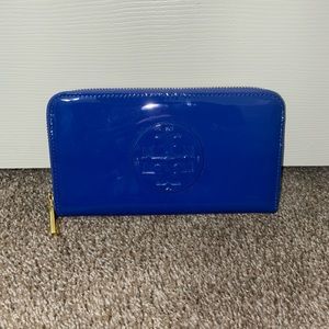 Tory Burch Wallet . Never Used .